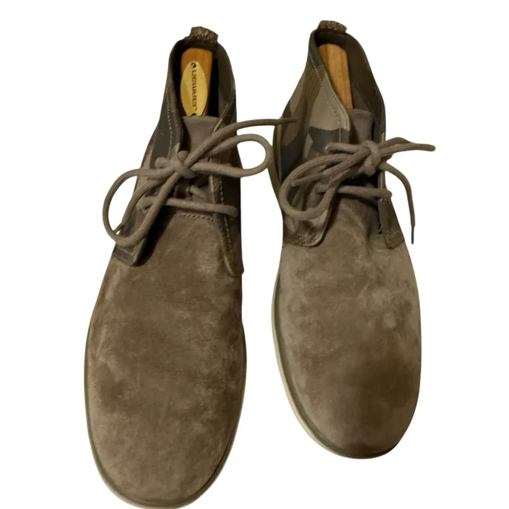 UGG BRINDLE FREAMON CAMO SUEDE CHUKKA ANKLE BOOTS, MEN US